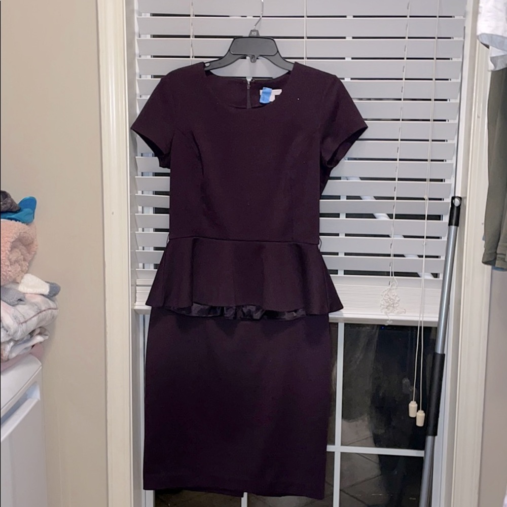 New York and Company/ skirt and ruffle top suit